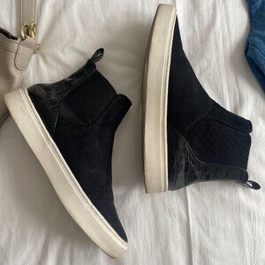 H&M Black Brushed Suede “alligator” Hightop Sneaker